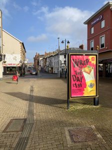 Yeovil Advertising Shelter 6533 Panel 4 outside William Dampier 97 Middle Street face highstreet